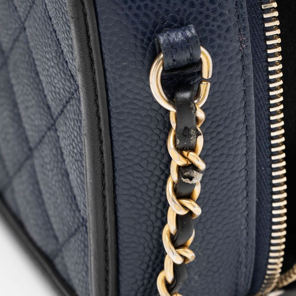 Chanel Caviar Leather CC Filigree Small Vanity Case - Picture 11 of 13